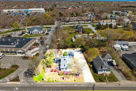87 Davis Straits Falmouth MA 02540