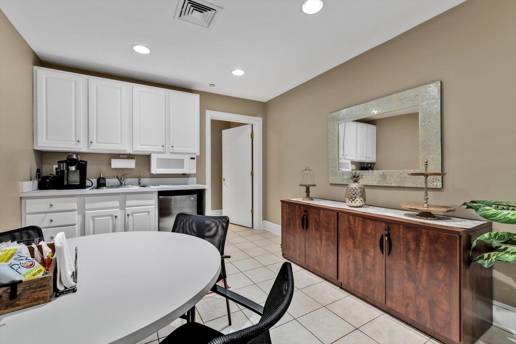 804 Main Street MA 02655