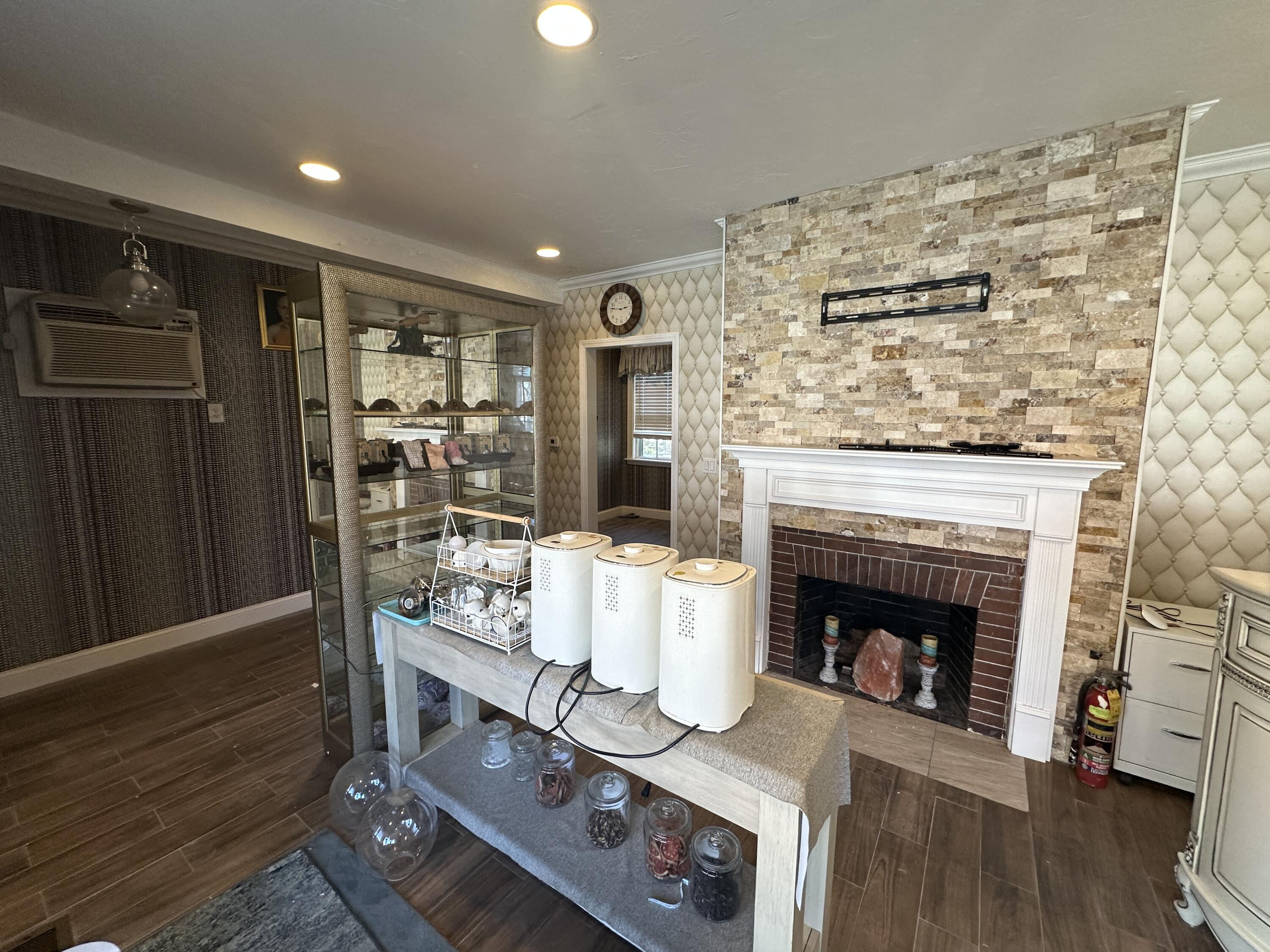 96 Court Street Plymouth MA 02360