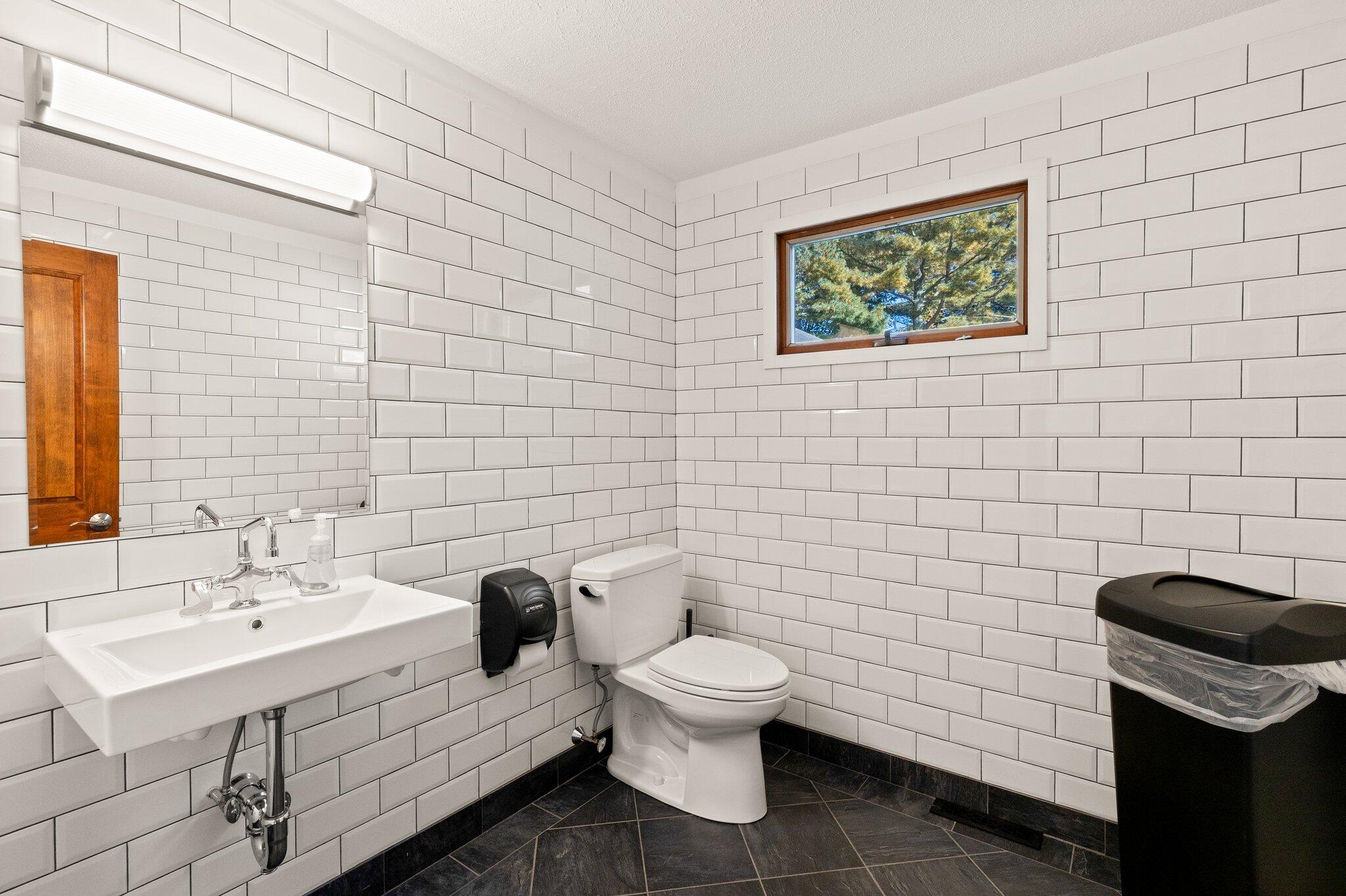 1400 Ma-28a Bourne MA 02534