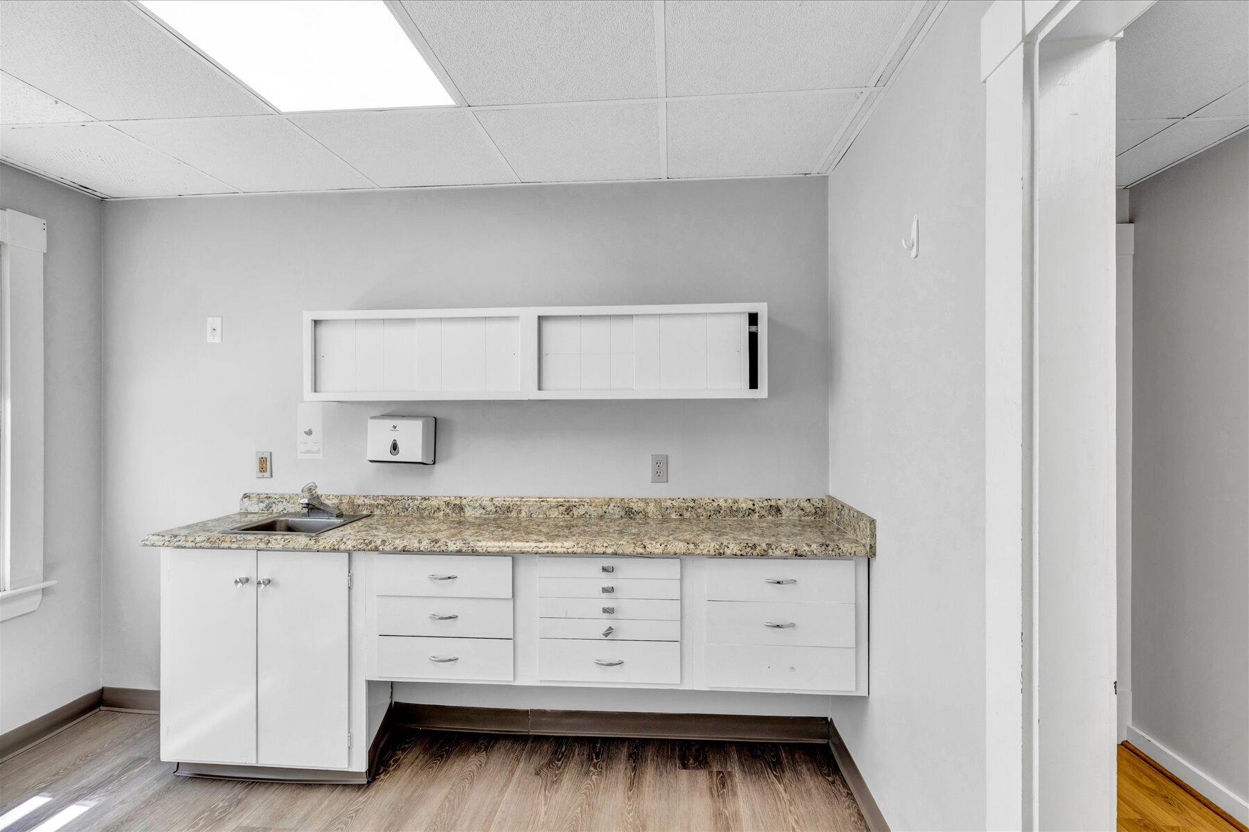 17 School Street Barnstable MA 02601