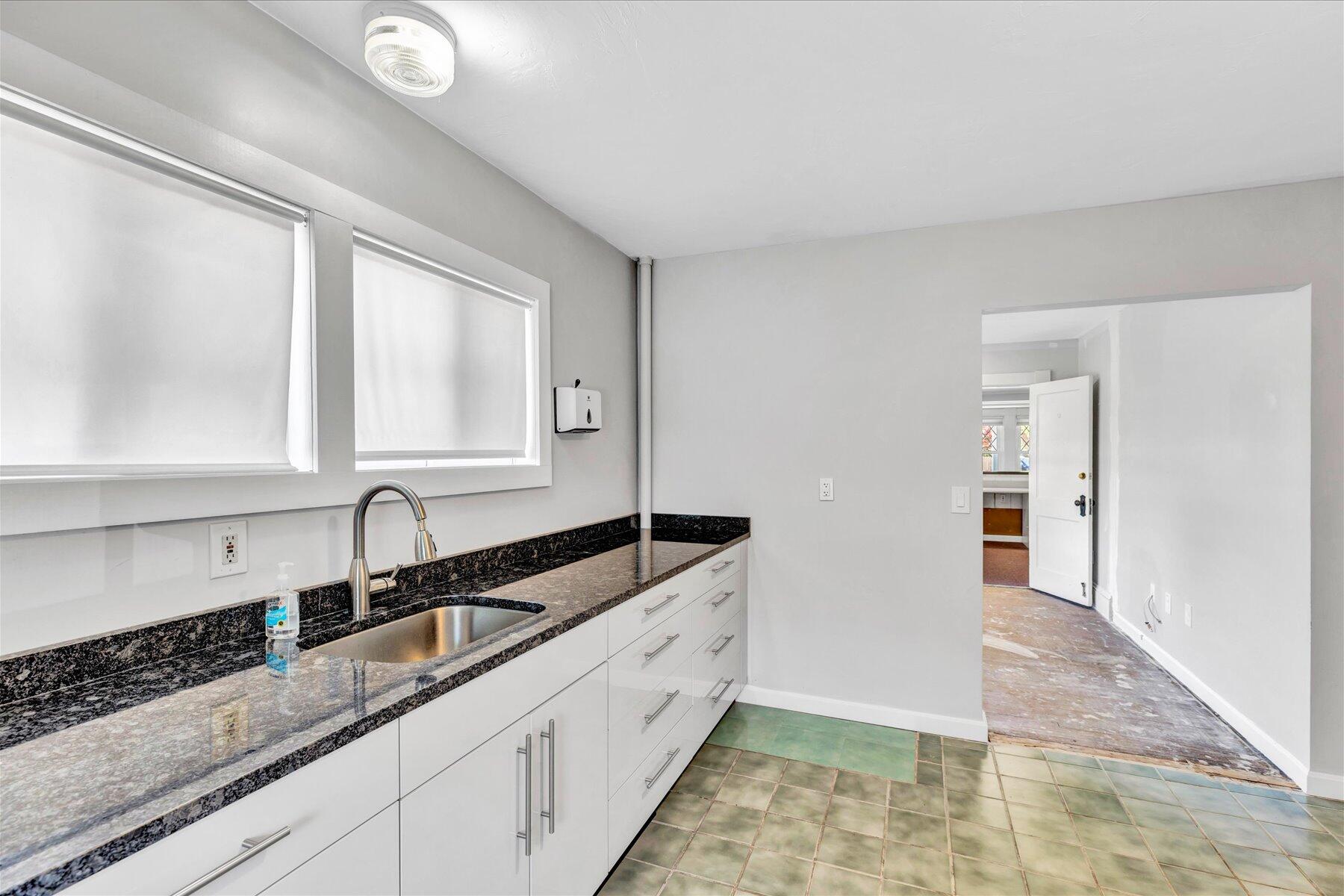 17 School Street Barnstable MA 02601