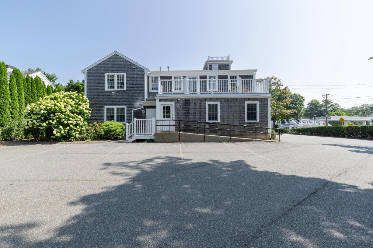 697 Main Street MA 02633