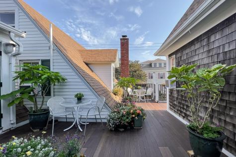 12 Winthrop Street MA 02657