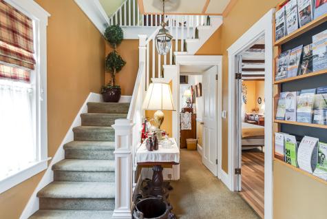 12 Winthrop Street MA 02657