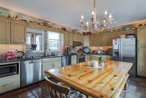 12 Winthrop Street MA 02657