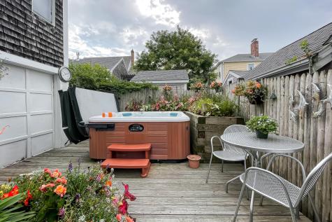 12 Winthrop Street MA 02657