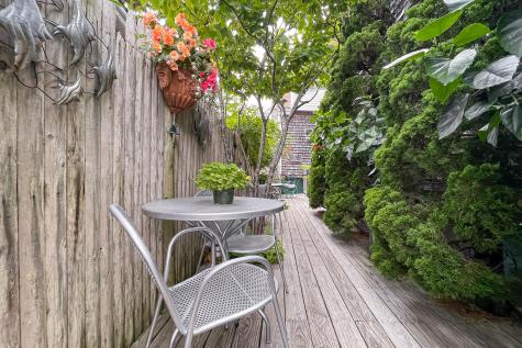 12 Winthrop Street MA 02657