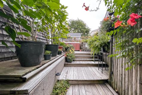 12 Winthrop Street MA 02657