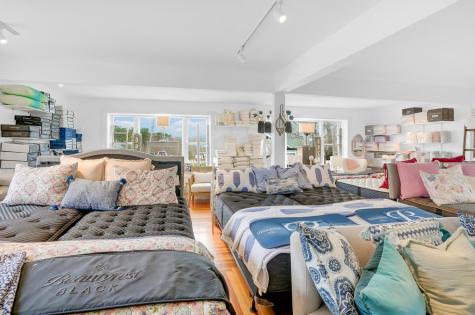 322 State Road Vineyard Haven MA 02568