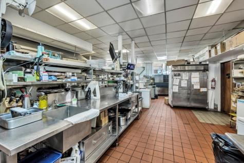 312 Commercial Street Provincetown MA 02657