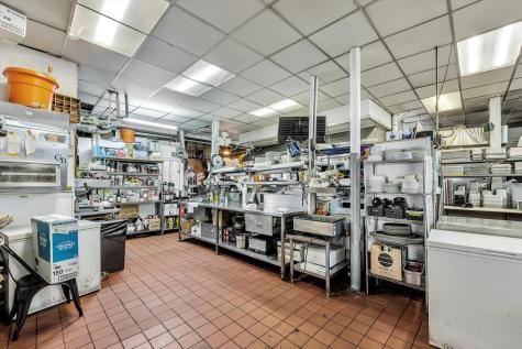 312 Commercial Street Provincetown MA 02657