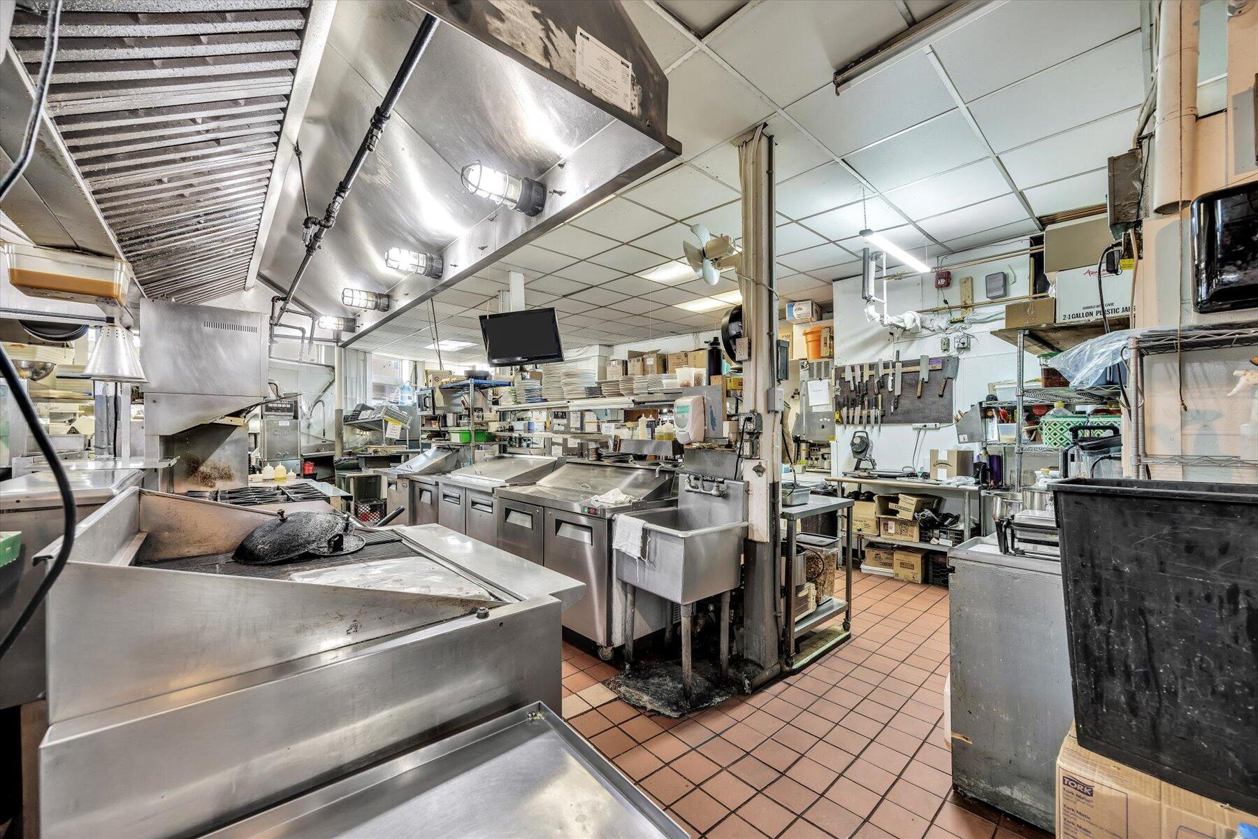 312 Commercial Street Provincetown MA 02657