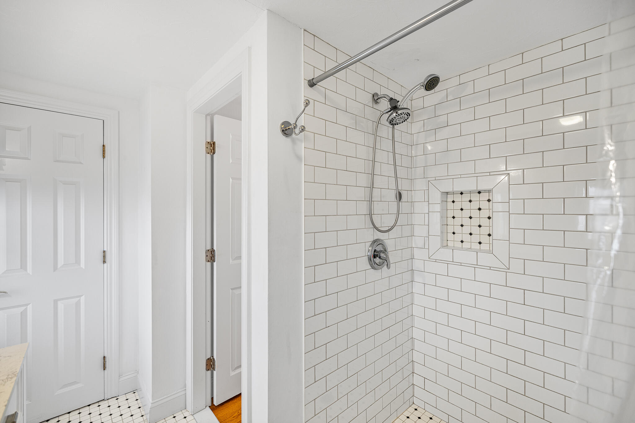 544 Shore Road MA 02666