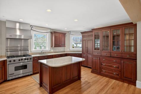 528 Main Street Harwich MA 02646