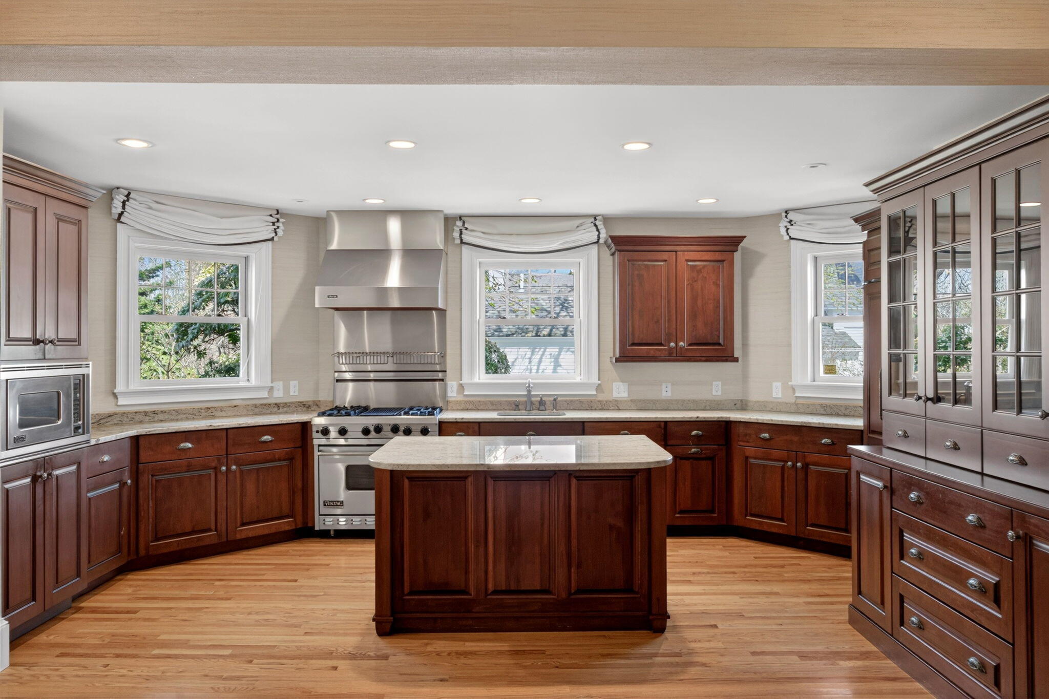 528 Main Street Harwich MA 02646