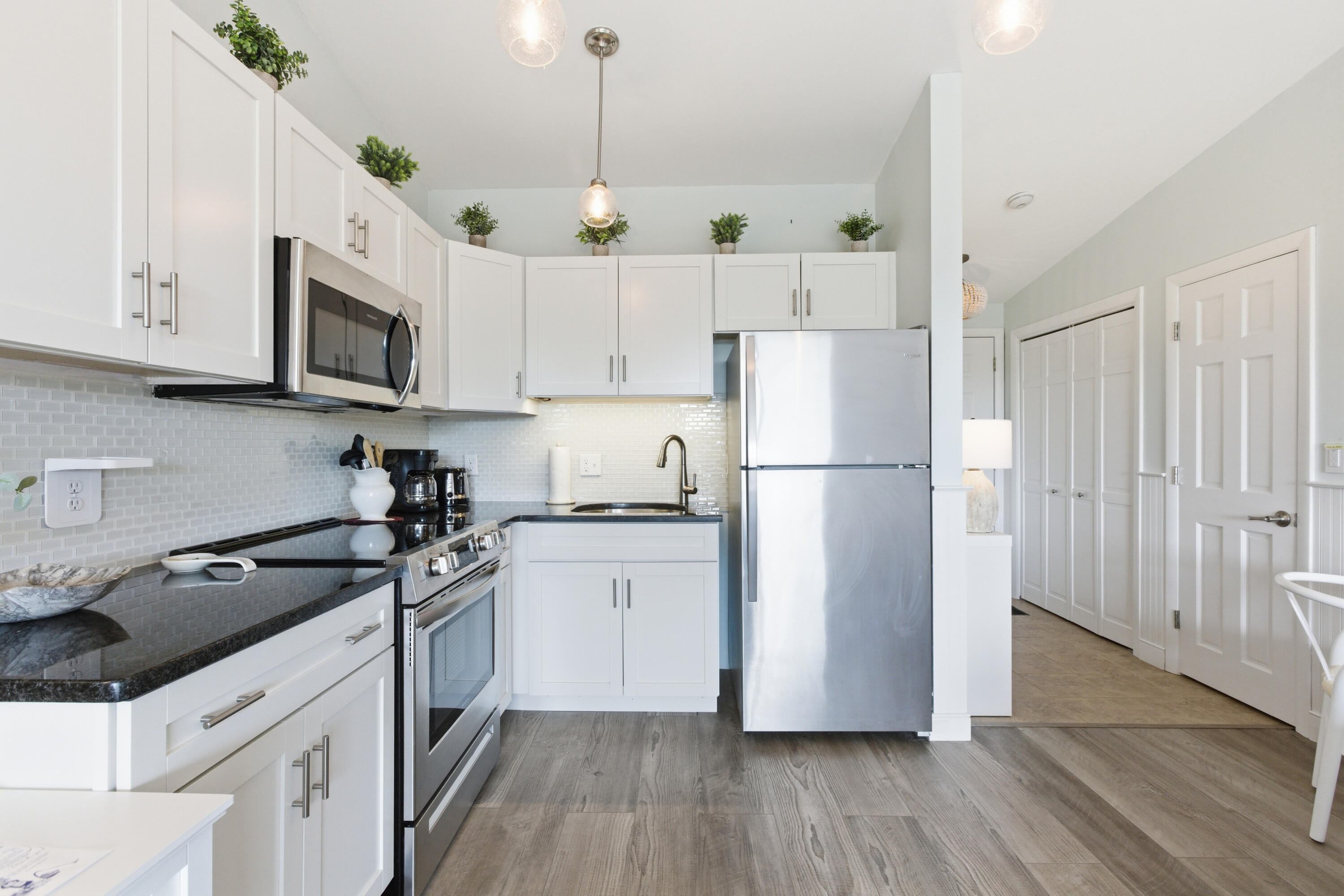 132 Shore Road MA 02652
