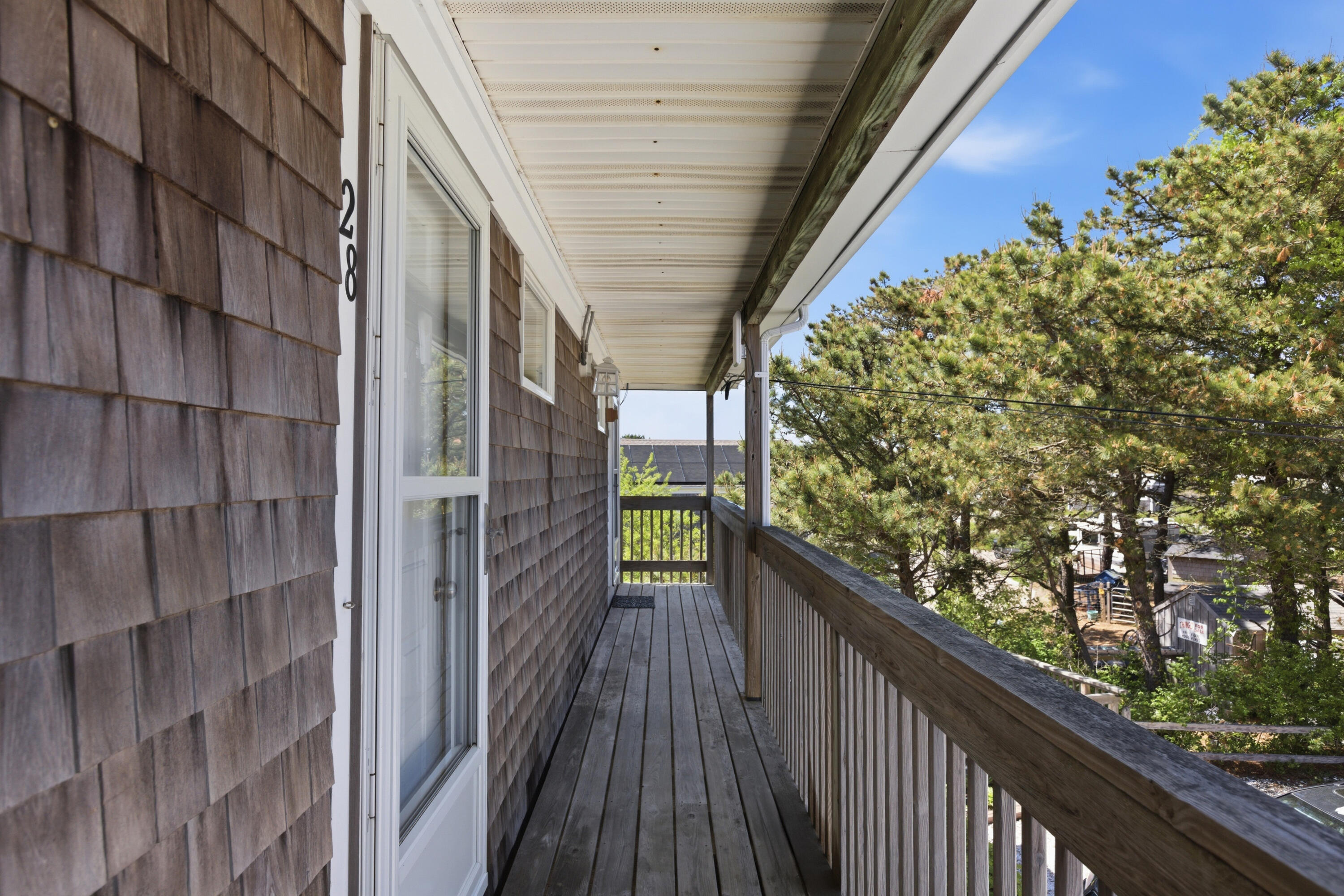 132 Shore Road MA 02652