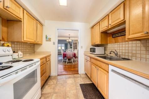 39 Blossom Avenue Barnstable MA 02655