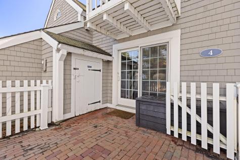 4 Hyannis Point Road Mashpee MA 02649