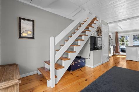 4 Hyannis Point Road Mashpee MA 02649