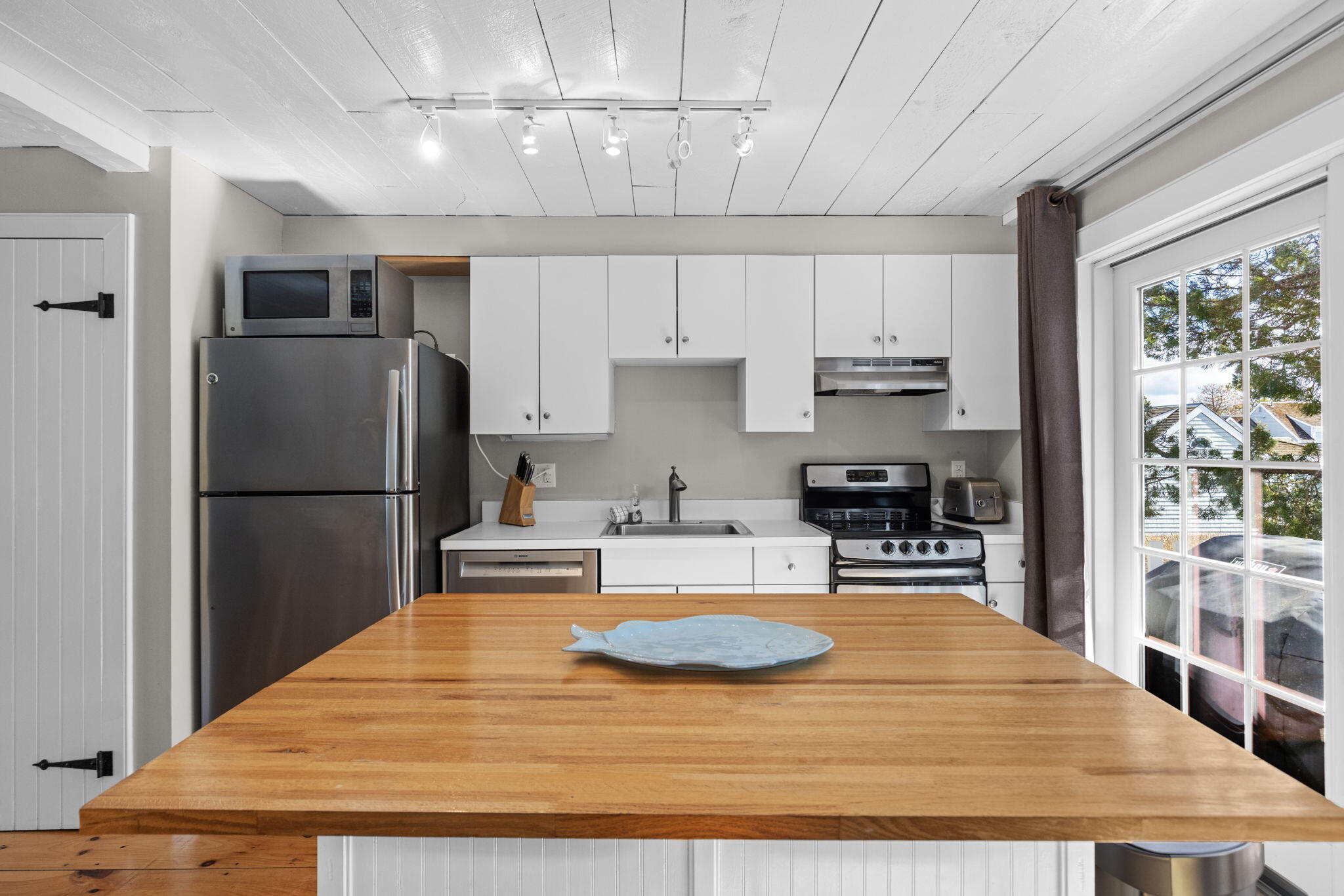 4 Hyannis Point Road Mashpee MA 02649