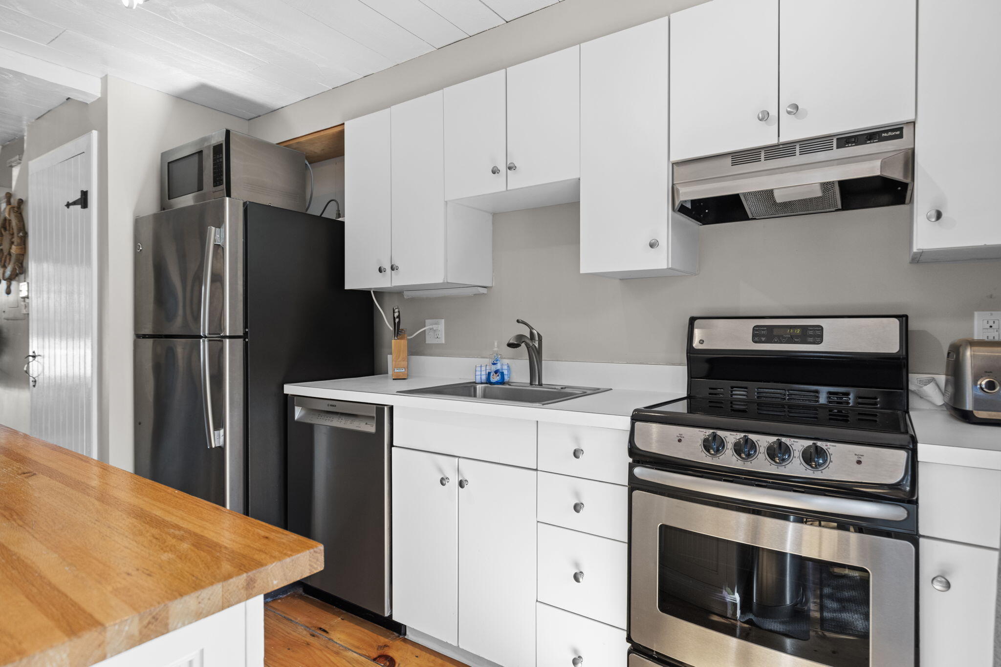 4 Hyannis Point Road Mashpee MA 02649