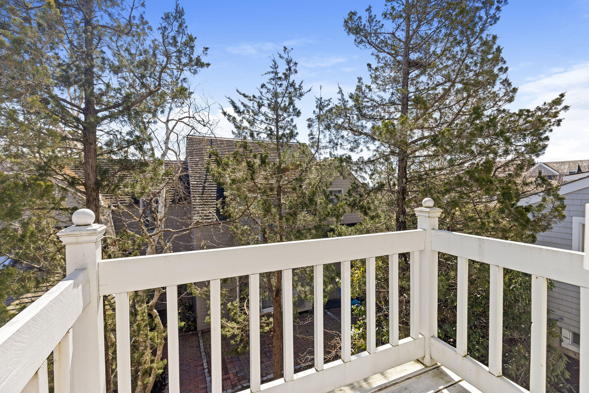 4 Hyannis Point Road Mashpee MA 02649