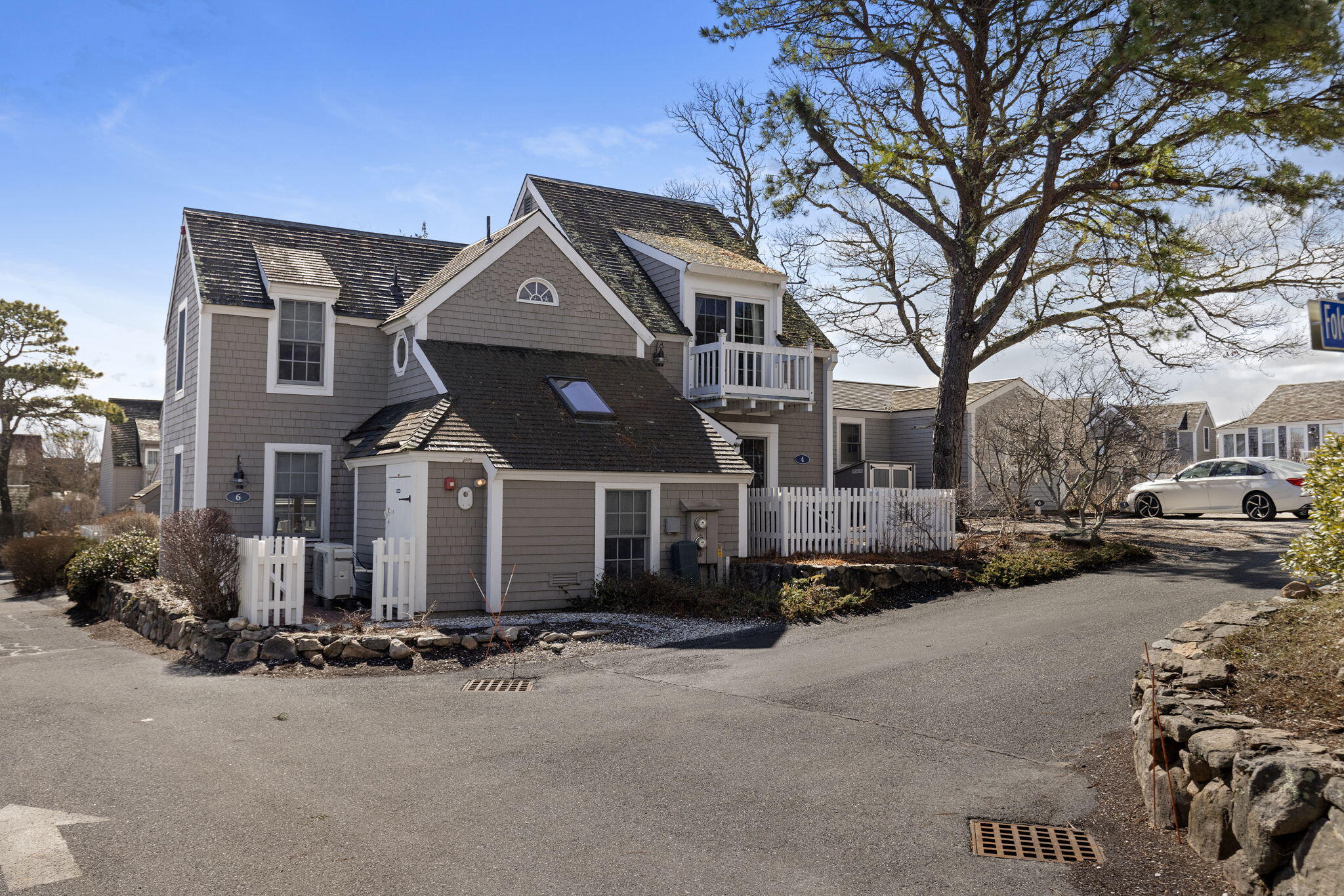 4 Hyannis Point Road Mashpee MA 02649