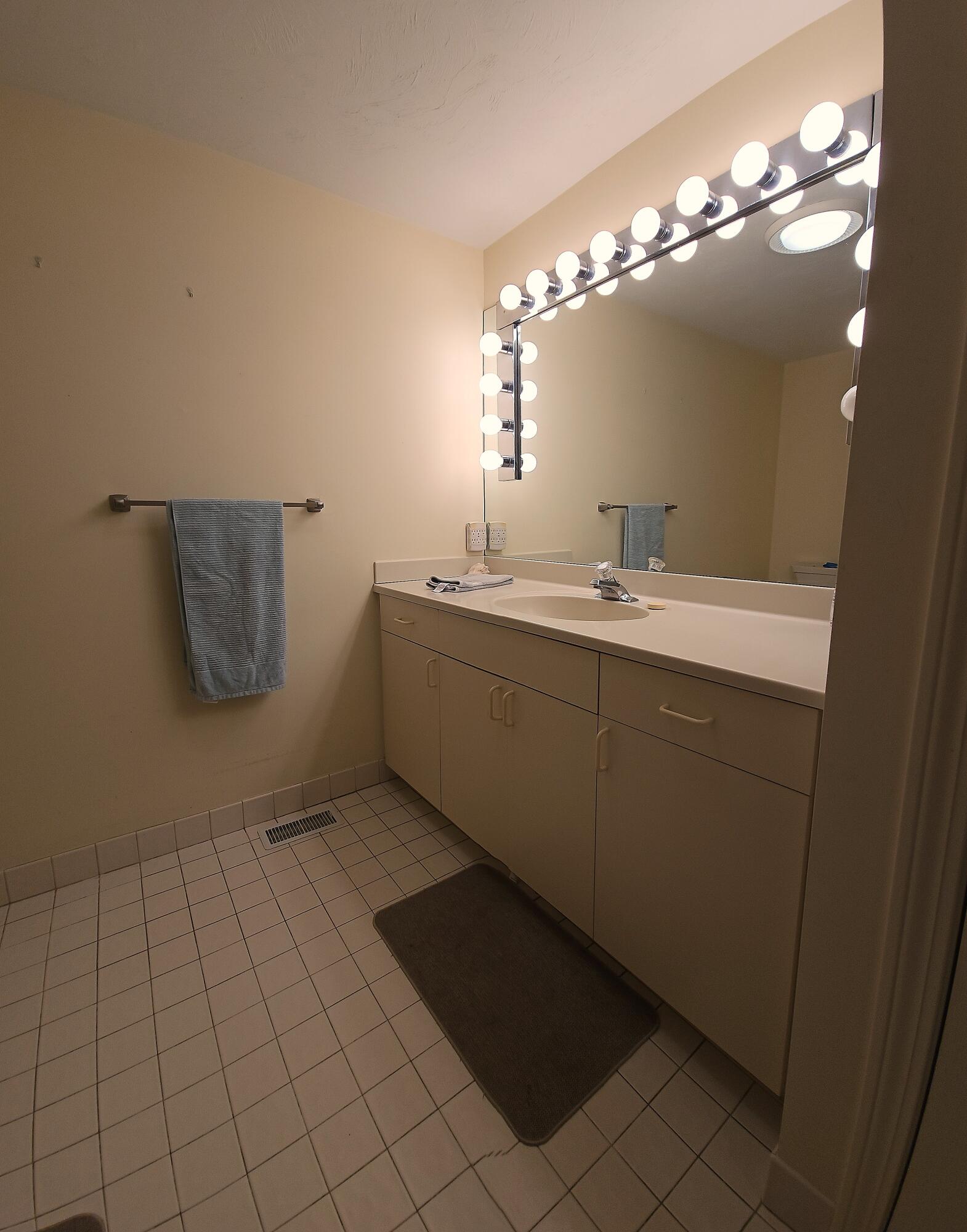 14 Forest Gate Village Yarmouth Port MA 02675