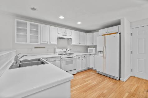 7 Par Three Court Mashpee MA 02649