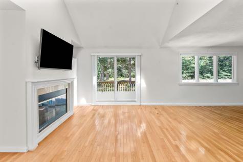 7 Par Three Court Mashpee MA 02649
