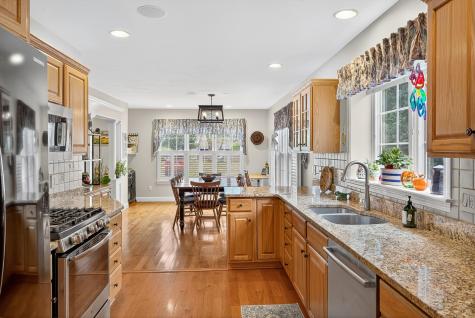 30 Windsor Point Mashpee MA 02649