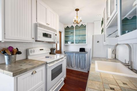 176 Commercial Street Provincetown MA 02657