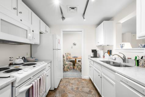 18 West Road Orleans MA 02653