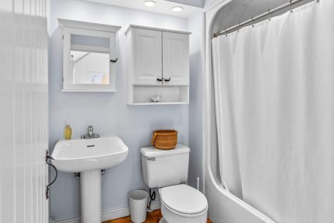 20 Hyannis Point Road Mashpee MA 02649