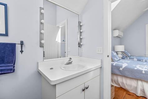 20 Hyannis Point Road Mashpee MA 02649