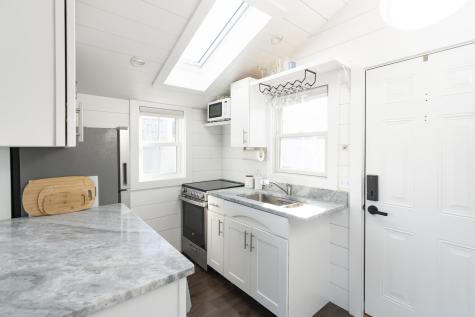 21 Dewey Avenue Provincetown MA 02657