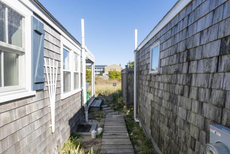 21 Dewey Avenue Provincetown MA 02657