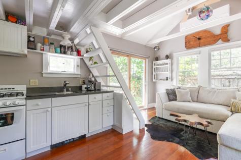 262A Bradford Street Provincetown MA 02657