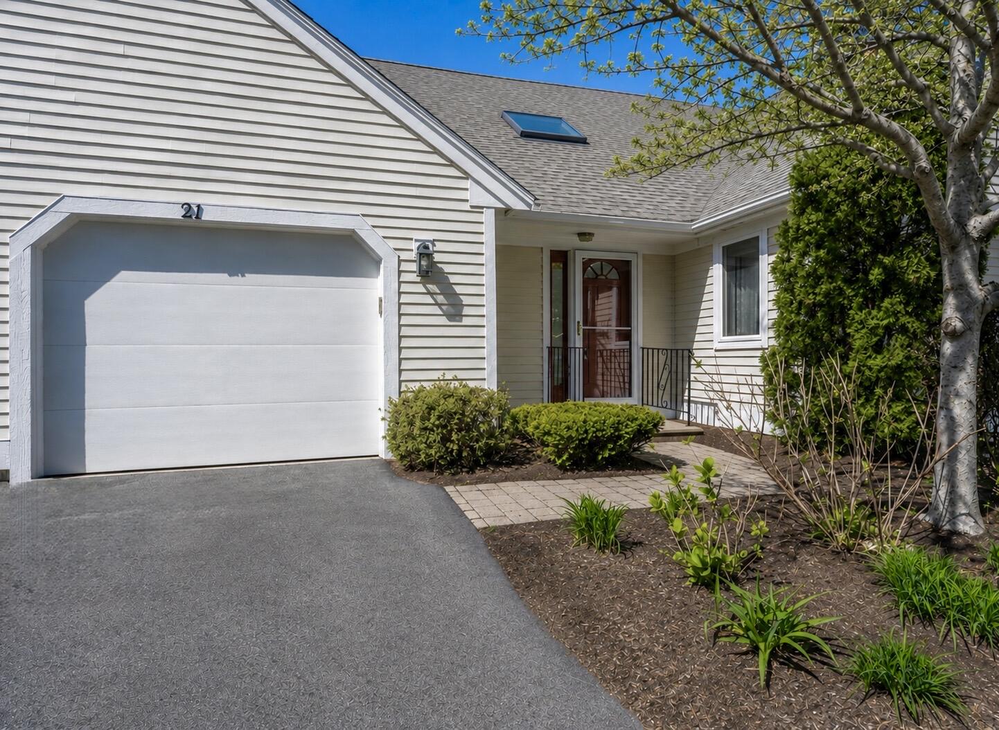 21 Rolling Green Lane Mashpee MA 02649