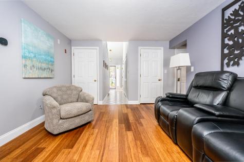 21 Rolling Green Lane Mashpee MA 02649