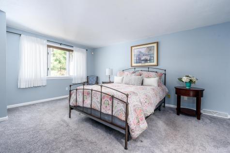 21 Rolling Green Lane Mashpee MA 02649