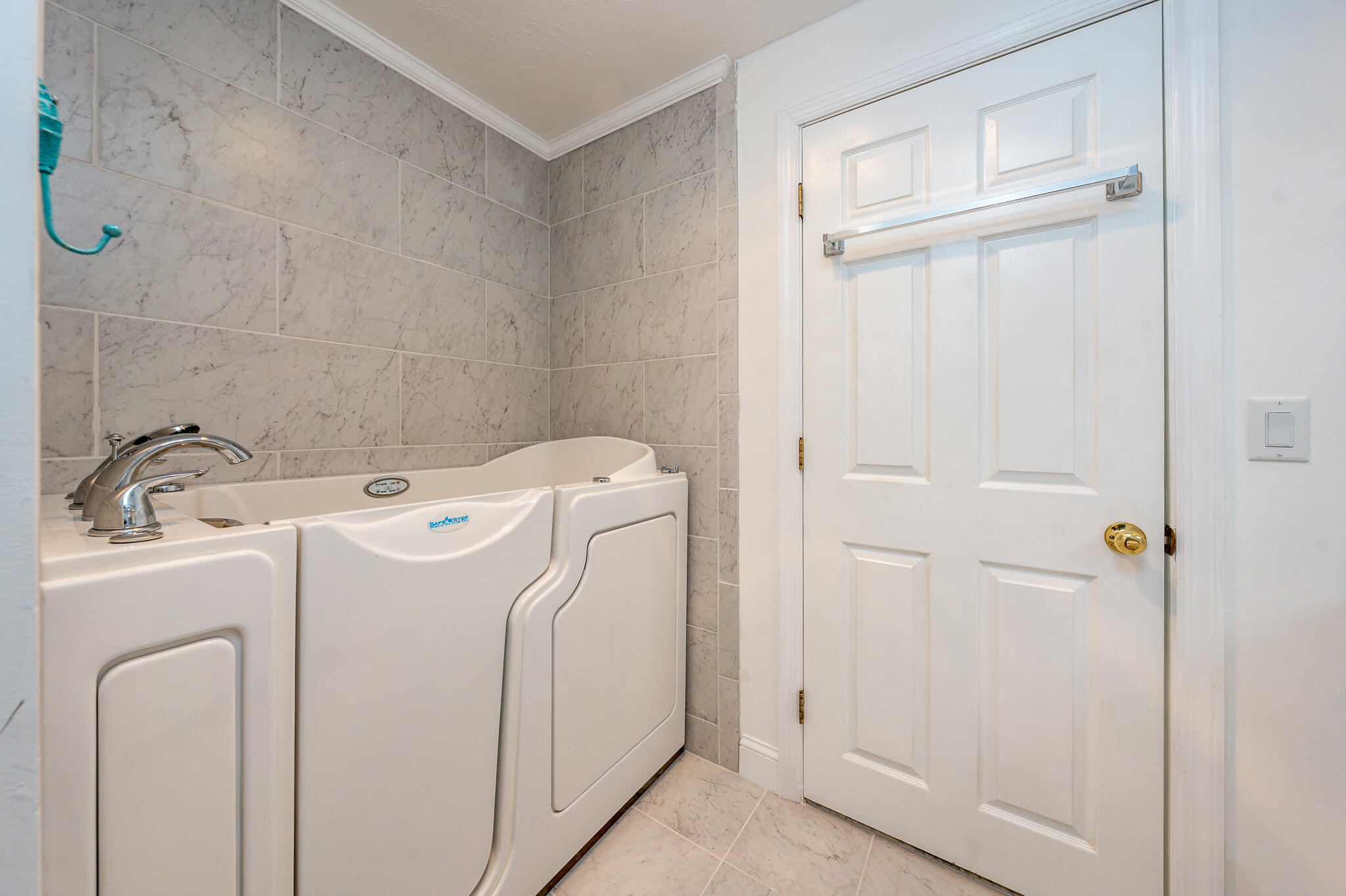 21 Rolling Green Lane Mashpee MA 02649