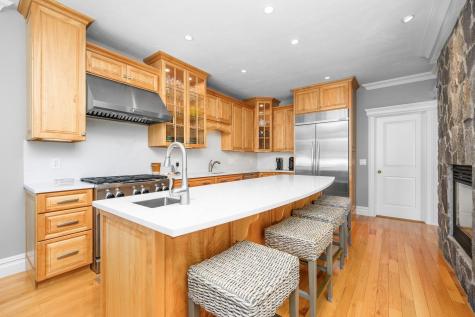 16 Quinns Way Mashpee MA 02649