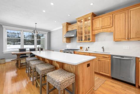 16 Quinns Way Mashpee MA 02649