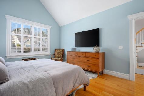 16 Quinns Way Mashpee MA 02649