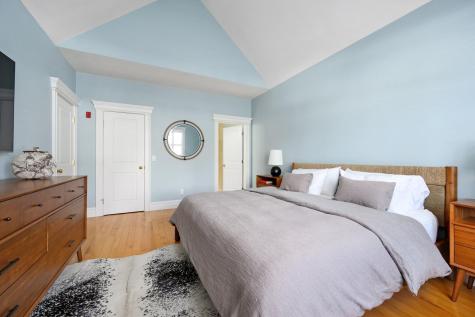 16 Quinns Way Mashpee MA 02649