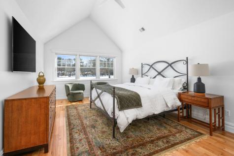 16 Quinns Way Mashpee MA 02649