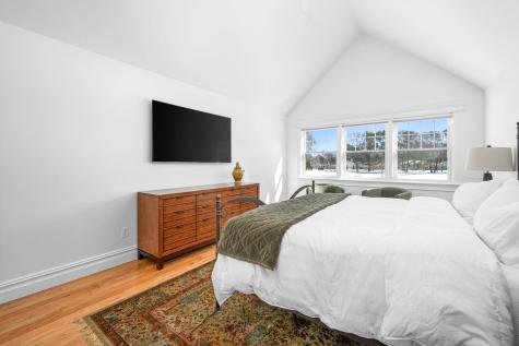 16 Quinns Way Mashpee MA 02649